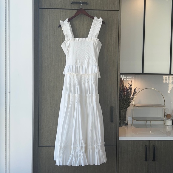 Oscar de la Renta Dresses & Skirts - Oscar de la Renta Ivory Ruffled Maxi Dress